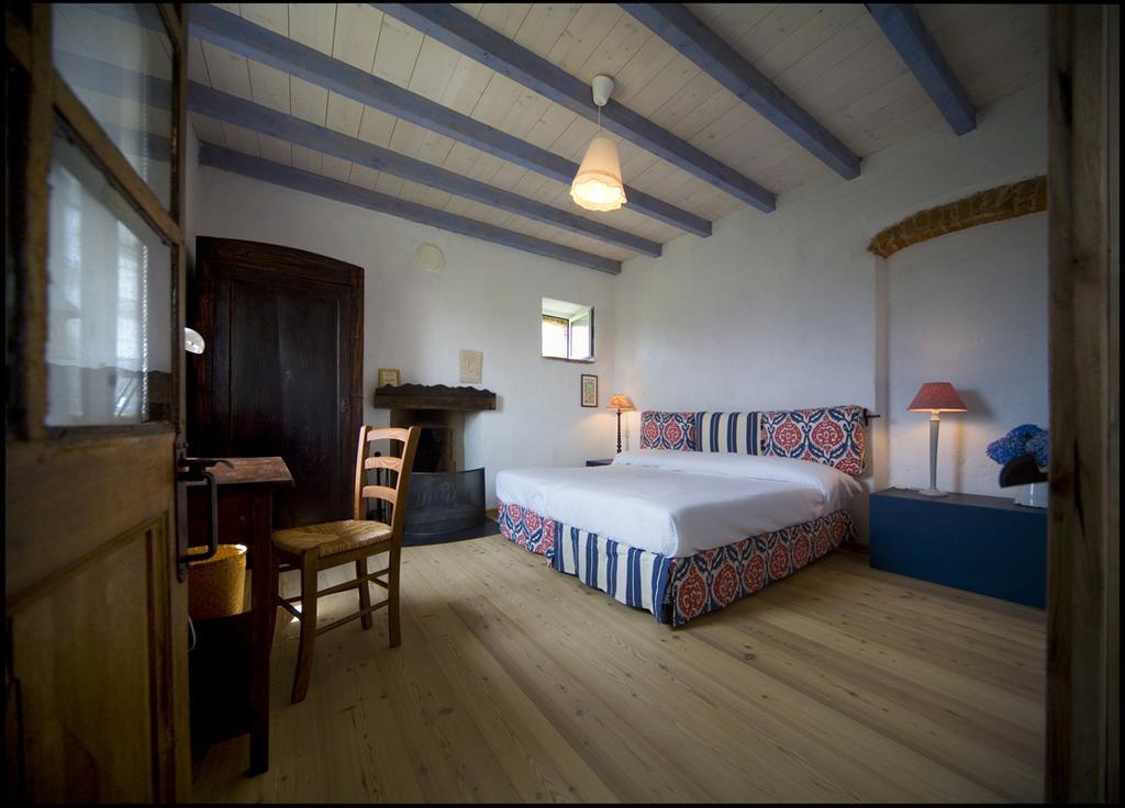 Agriturismo Famiglia Al Castello Di Bagnolo Bagnolo Piemonte Room photo