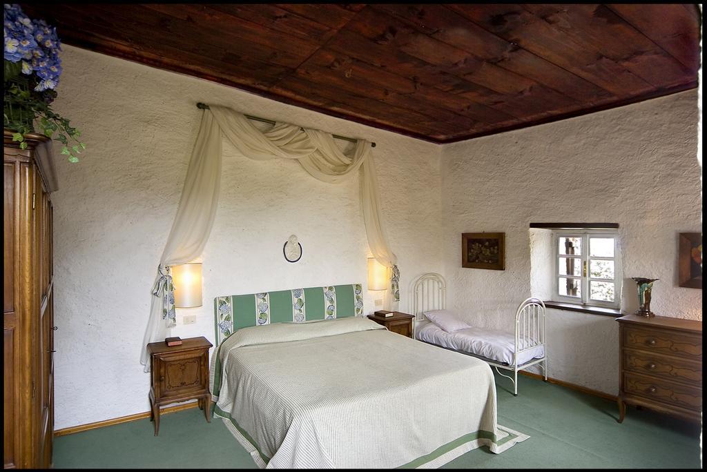 Agriturismo Famiglia Al Castello Di Bagnolo Bagnolo Piemonte Room photo